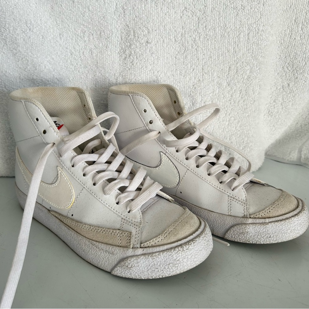 Nike Women's blazer White High-Top Sneakers